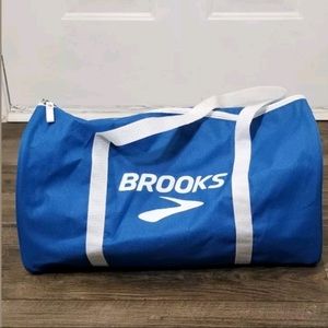 brooks running bag